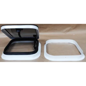 claraboia-sob-medida-em-vidro-para-trailer-e-motor-home-finestra-riobikerv-conquista-rv - lado interno e externo